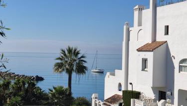 Front Sea View Penthouse - Photo 1