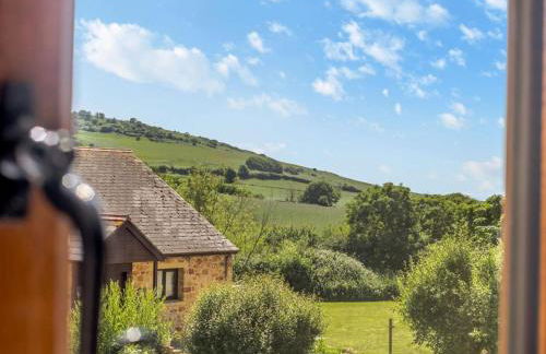 3 Bed in Bridport oc-dc049 - Photo 2