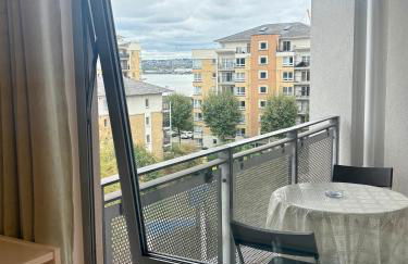 1 Bedroom Flat near Excel, O2, Canary Wharf - London - Photo 11