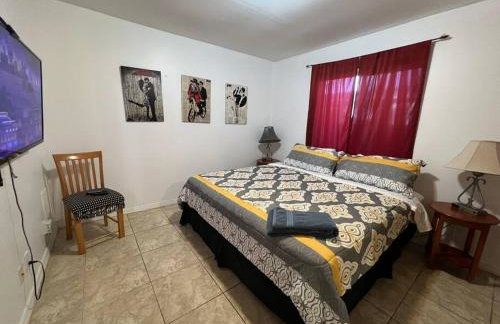 2 Bedroom Boutique Gem 10 min to the beach Washer Dryer Gated Parking Bliss 2 - Foto 8