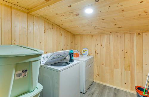 Waterfront Oasis Family Retreat on Long Lake! - Foto 19