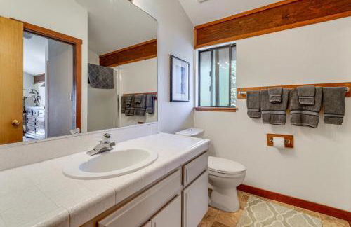 Family-Friendly Truckee Cabin Near Ski Shuttle! - Foto 14