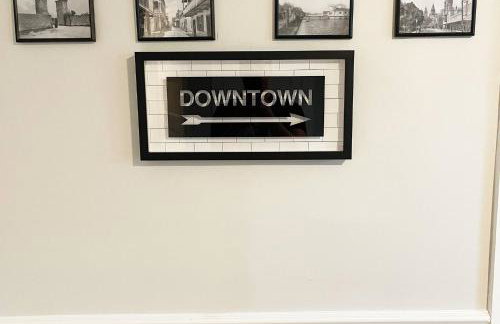 Apothecary - Upper Unit Downtown 2BR - Foto 19