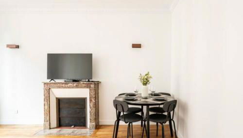 The Square, Paris-Asnières, Private Apartment with Bedroom and Living Room - Foto 4