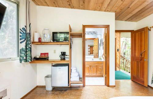 Pahoehoe- Hale Kumu La'au at Volcano - Photo 6