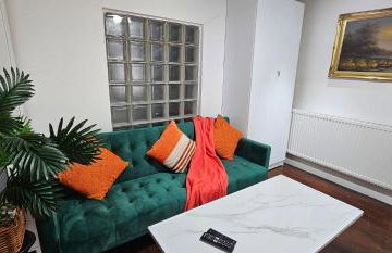 2-Bedroom Garden Apartment near West Norwood Station - Foto 27