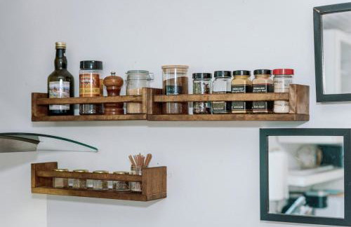 Serene Silver Lake 1 bedroom 1 bathroom Back house With Private Backyard - Photo 2