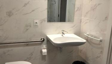 Apartamentos Hispano Nájera - Foto 4, towels, Shower, heating