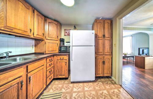 Eastlake Home with Patio Less Than 1 Mi to Lake Erie! - Foto 2