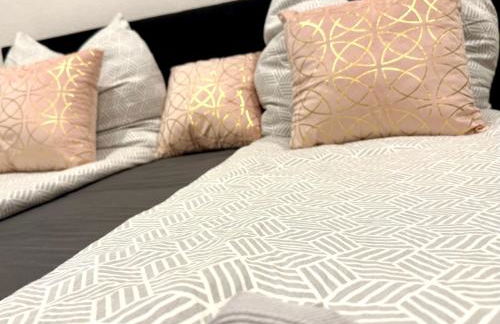 NEU Goldstadt Luxe Studio- City Apartment Schlössle - Photo 10