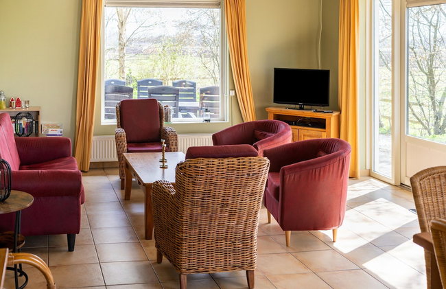 Holiday Home with Meadow View near Forests - Photo 13