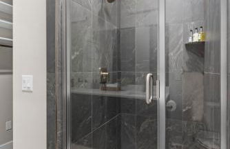 New East Deer Valley, 1 min, 994 New luxury 5br Twin House, Hot Tub, Lake view, Park City 10 min - Photo 18