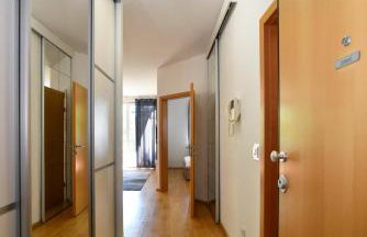 BLOCK APARTMENT PARK with private garage parking - Foto 15