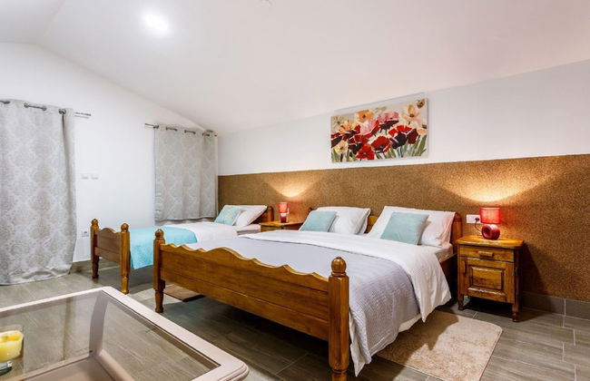 Torine - Capacious Holiday Home in Neorić with Heated Swimming Pool - Foto 2