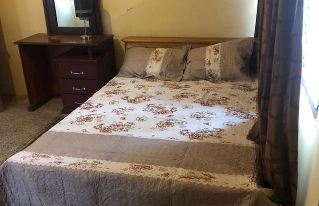 3 Bed House Sleeps 6 - Parking, Wifi, Generator - Foto 8