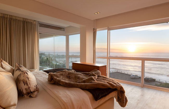 Clifton YOLO Spaces – Clifton Beachfront Penthouse - Photo 8