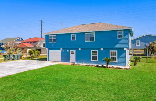 Beach Home with Cowboy Pool, Big Deck and Ocean View - Photo 44