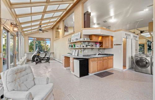 Mountain Top Luxury Red Rocks Hot tub Sauna Views - Photo 76