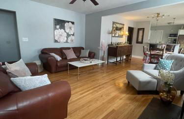 Come home to Kenwood Conveniently located Syracuse - Foto 2