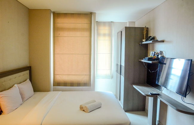 Prime Location Studio Apartment at Elpis Residence near Ancol - Photo 4