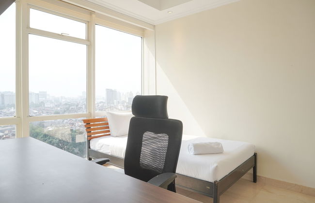 Comfy And Elegant 2Br With Private Lift At Menteng Park Apartment - Photo 3