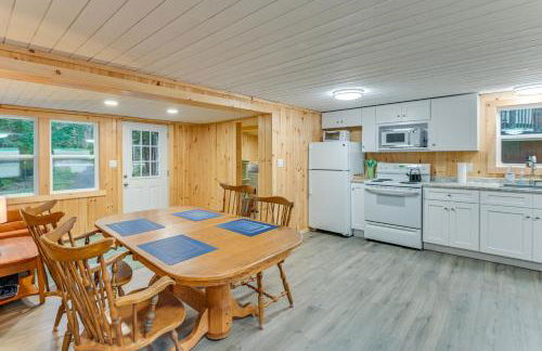 Waterfront Oasis Family Retreat on Long Lake! - Foto 8