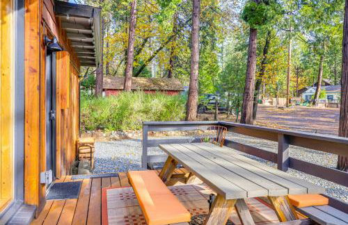 Walk to Golf, Lake Twain Harte Cabin with Fireplace - Photo 23