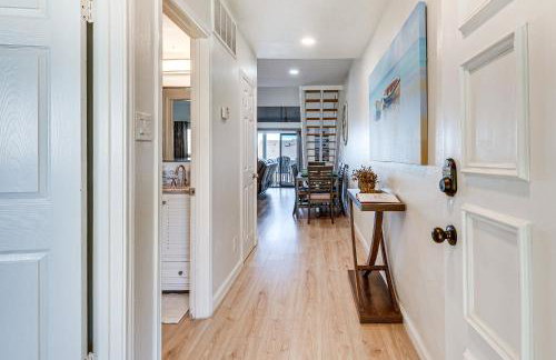 Steps to Lake Conroe! Condo with Balcony and Views - Foto 15