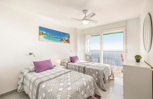 Stunning Apartment In El Campello - Photo 22