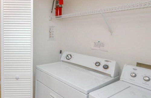 LOVE AT FIRST SIGHT! NEW Disney Home, Sleeps 6, Pool, Patio, NO Steps, LOW Rates! - Foto 47