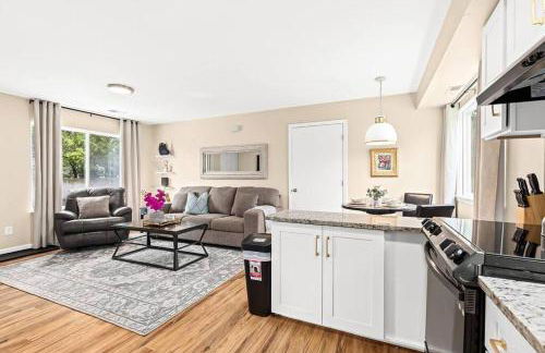 1st Floor 1BR Flat, King Bed, End Unit - Foto 25