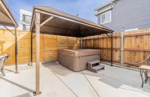 Rustic 3-Bedroom, 1.5-Bath Oasis by Downtown - Foto 19