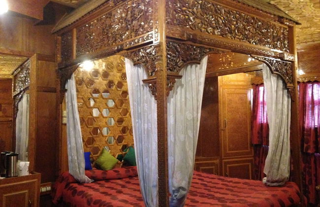 Zaffer Group of Houseboats - Foto 10