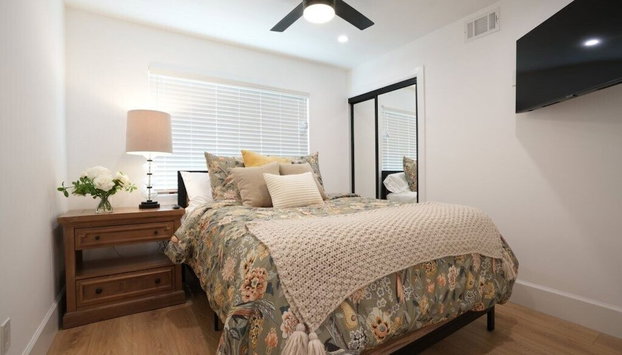 Coming Mid-April 2023! Beautifully upgraded two-story home with backyard oasis - Foto 5, Zimmer