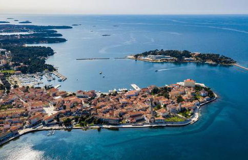 Villa Andrea for 17 people with private 40 m2 pool & pet friendly near Poreč - Photo 9