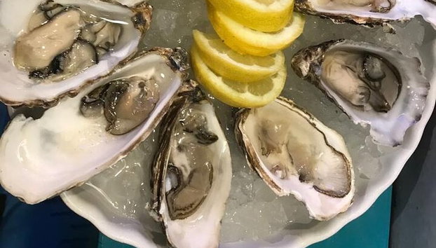 Bordeaux Food and Wine Tour - Photo 4, Oysters fresh from the Atlantic
