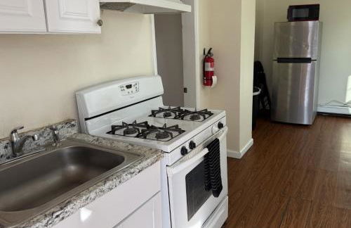 Private one-bedroom and one-bathroom apartment, private street entrance in convenient area, MetLife Stadium FIFA World Cup 35 minutes away - Foto 8