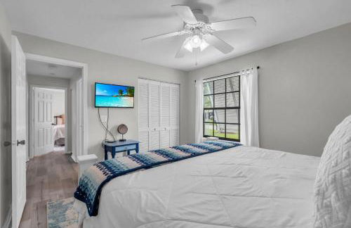 Charming Heated Pool Home - 3 miles to the Beach, Pet and Family Friendly -Available Year Round! - Photo 24