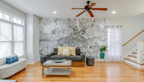 Vibrant Trendy Two Bedroom Home Near Marathon Village - Foto 3