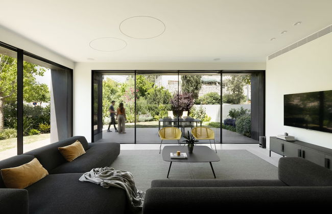 The Y House - Photo 38