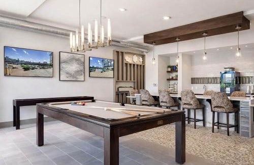 Gorgeous Luxury Lake View Suite | Gym & Pool - Foto 21