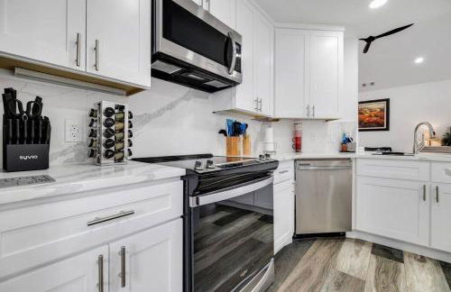 Frisco Resort Style Home w/Spa - Foto 36