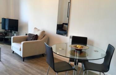 New Central Woking 1 and 2 Bedroom Apartments with Free Gym, close to Train Station - Photo 28