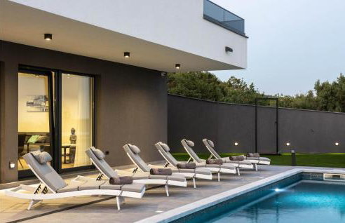 Awesome Home In Jarebinjak - Photo 17