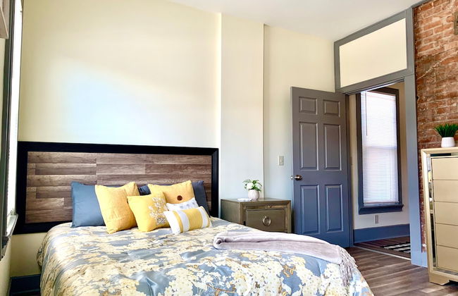 The Iron Scow - With Private Yard & Parking, Near Falls & Casino by Niagara Hospitality - Foto 3