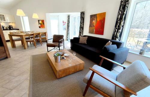 Luxuriöses, familienfreundliches Ferienhaus ,,Amy,, mit Whirlpoolwanne, Kamin und Garten - Foto 2