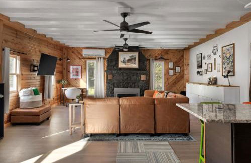 Riverfront w Deck Grill Fire pit & Climbing Wall - Photo 10