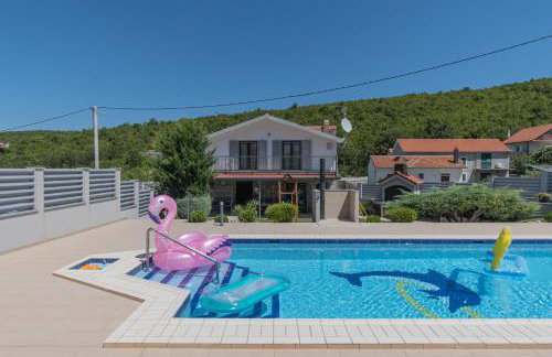 Spacious villa for 10 with a big private pool - Photo 4