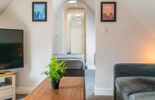 Beautiful new apartment with sheltered parking - Photo 25