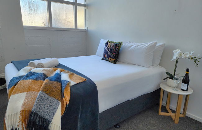 U Suites on Webb - Photo 20